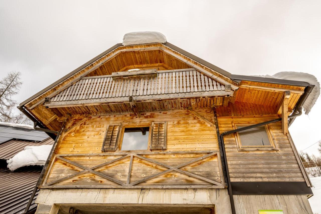 Apartments Farm House Uric Єсеніце Екстер'єр фото