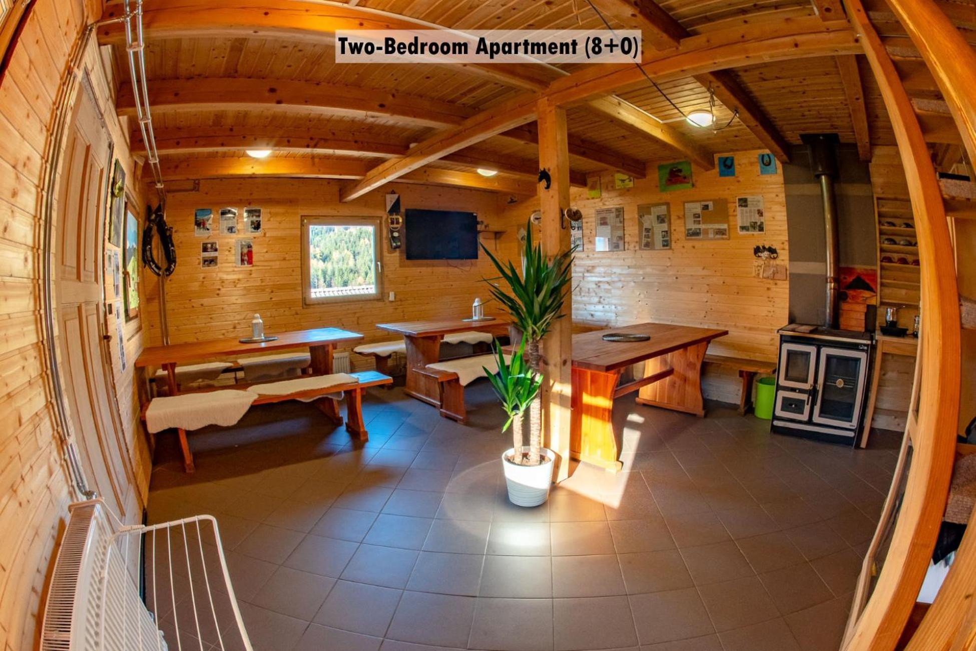 Apartments Farm House Uric Єсеніце Екстер'єр фото