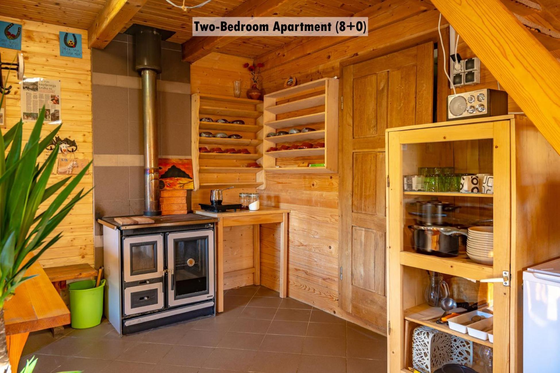 Apartments Farm House Uric Єсеніце Екстер'єр фото