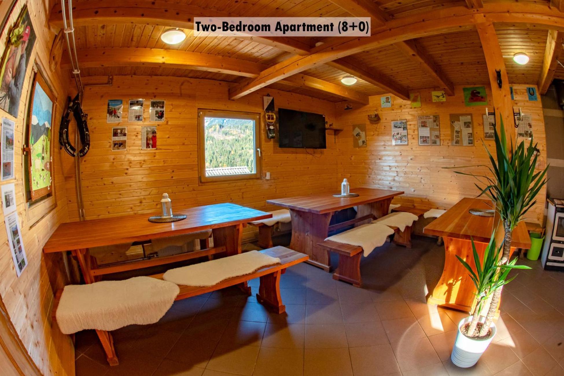 Apartments Farm House Uric Єсеніце Екстер'єр фото