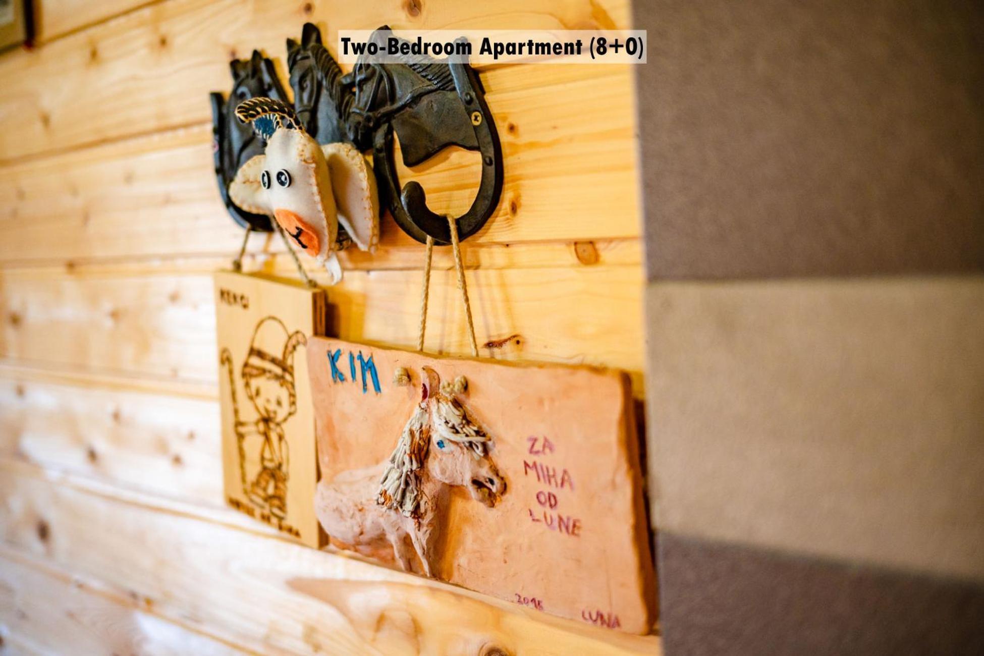 Apartments Farm House Uric Єсеніце Екстер'єр фото