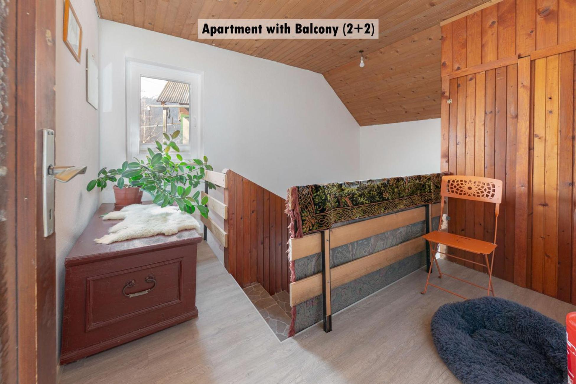 Apartments Farm House Uric Єсеніце Екстер'єр фото